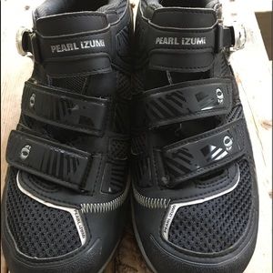 Pearl Izumi Men’s Black Tennis Shoe Size 12/EU 46